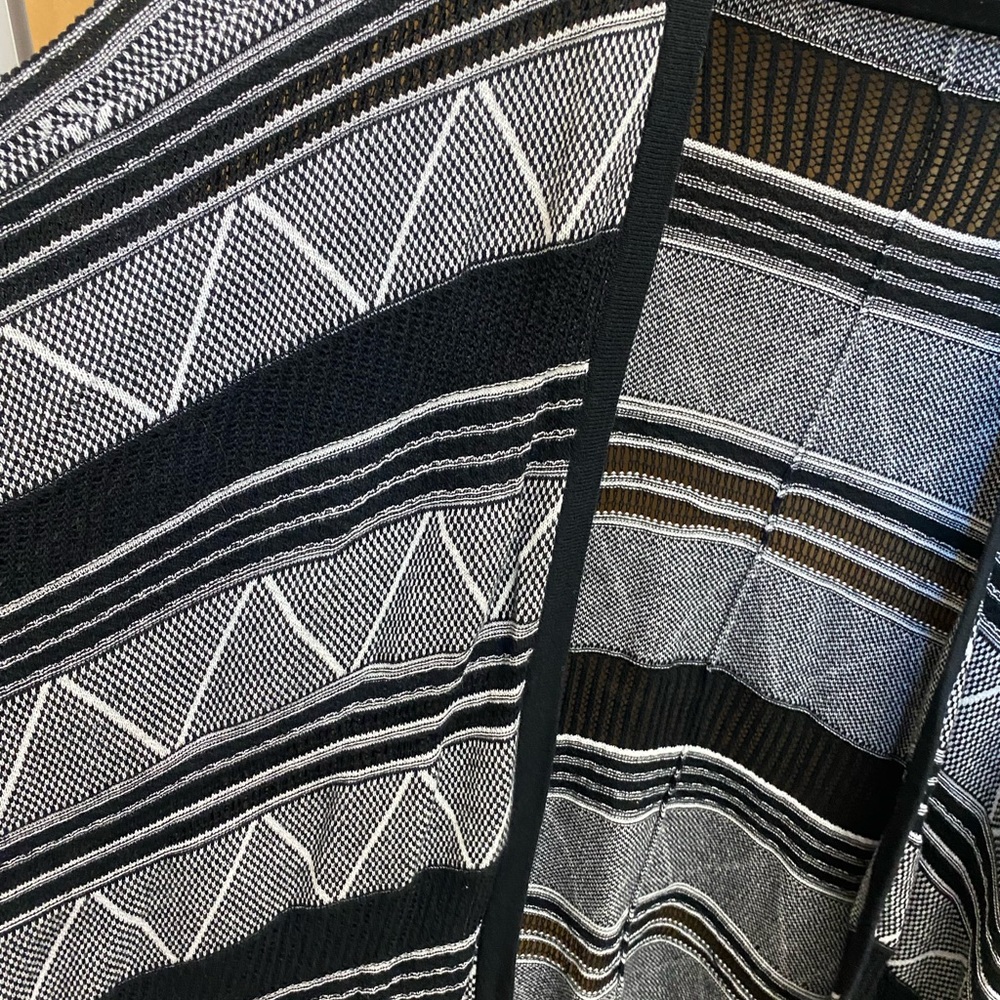 Bcbgeneration - Geometric Pattern Shawl - One Size - image 3